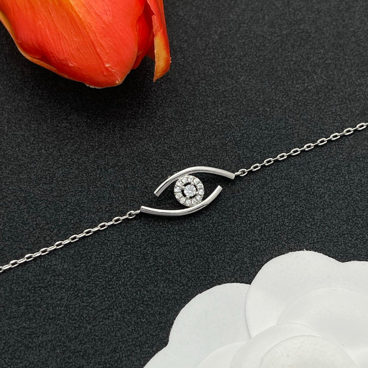 Messika Eye Motif Chain bracelet in Silver Tone, detail view 3