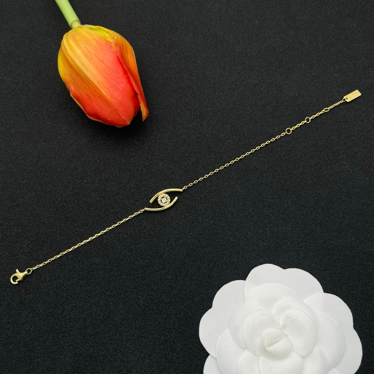 Messika Eye Motif Chain bracelet in Gold Tone, detail view 2
