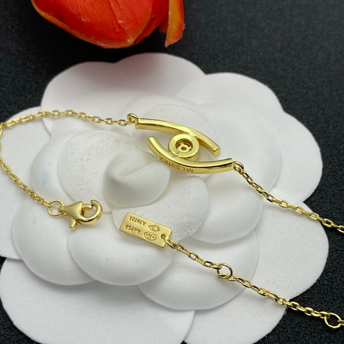 Messika Eye Motif Chain bracelet in Gold Tone, detail view 7
