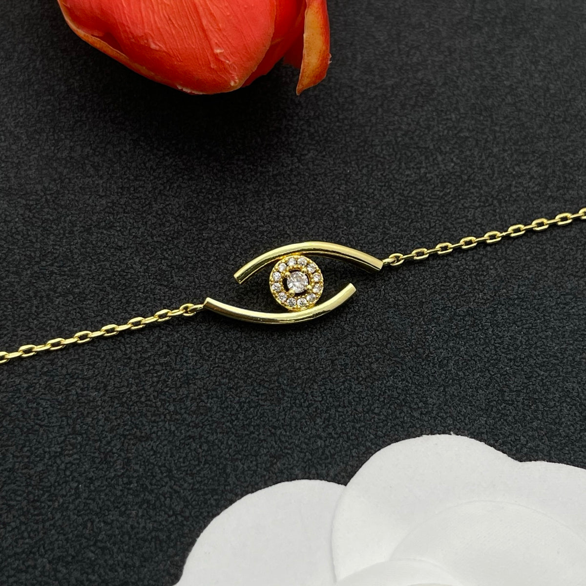Messika Eye Motif Chain bracelet in Gold Tone, detail view 3