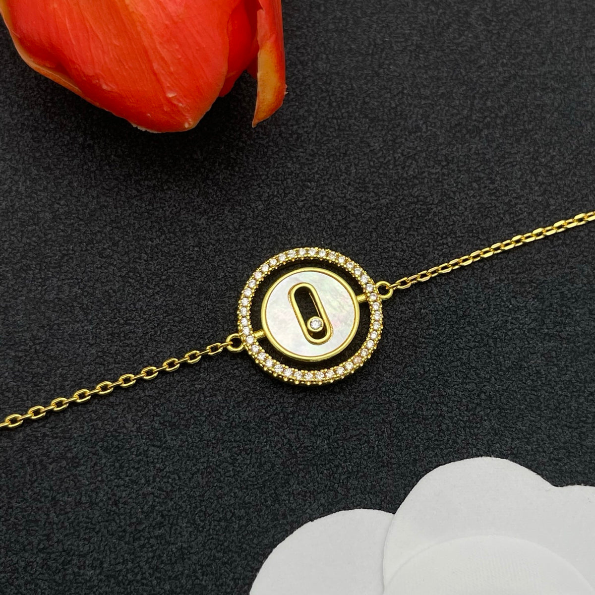 Messika Oval Enamel Bar Chain bracelet in Gold & White, detail view 3