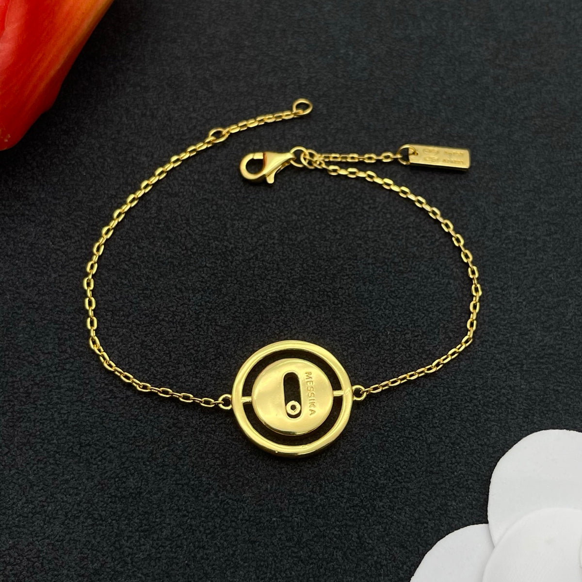 Messika Open Circle Bar Chain bracelet in Gold Tone, detail view 14