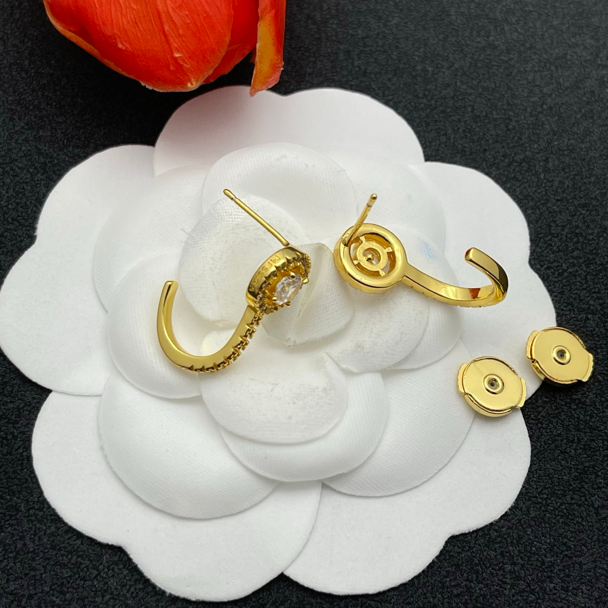 Messika Round Halo Drop earrings in Gold Tone, detail view 5