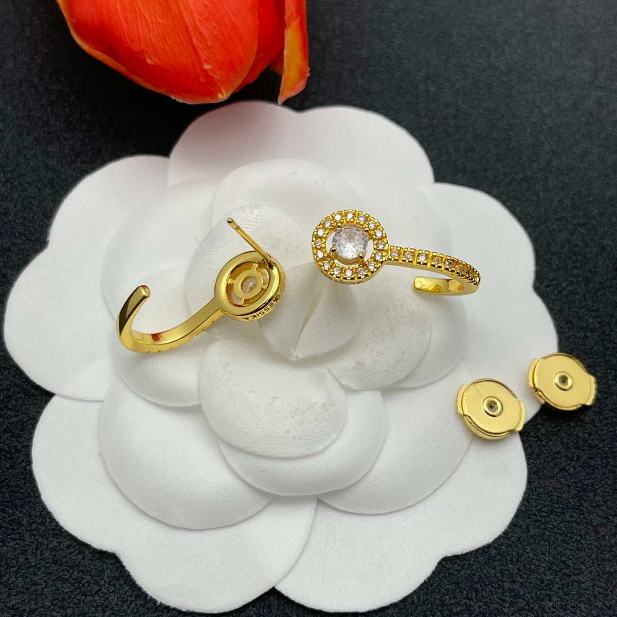 Messika Round Halo Drop earrings in Gold Tone, detail view 6