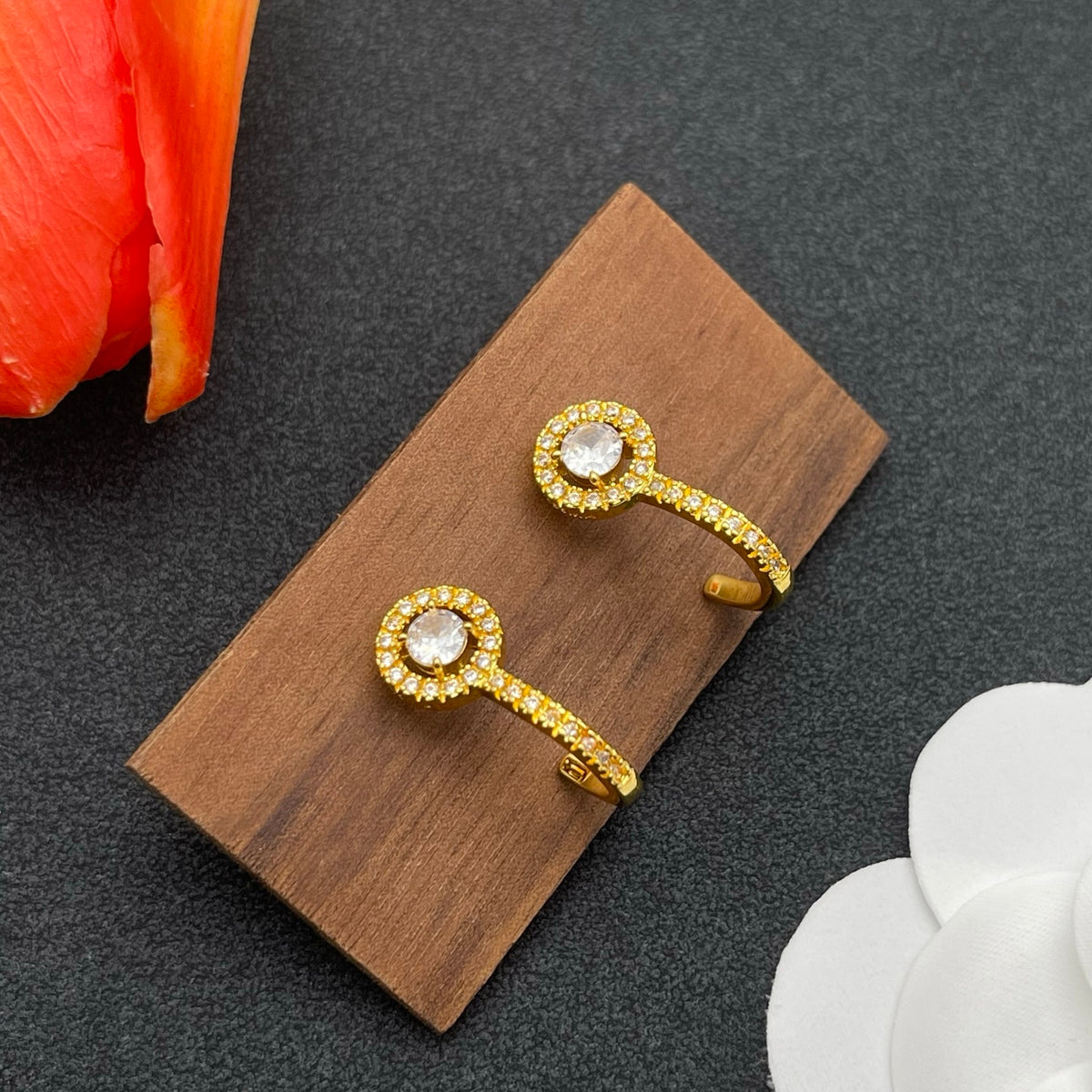 Messika Round Halo Drop earrings in Gold Tone, detail view 3