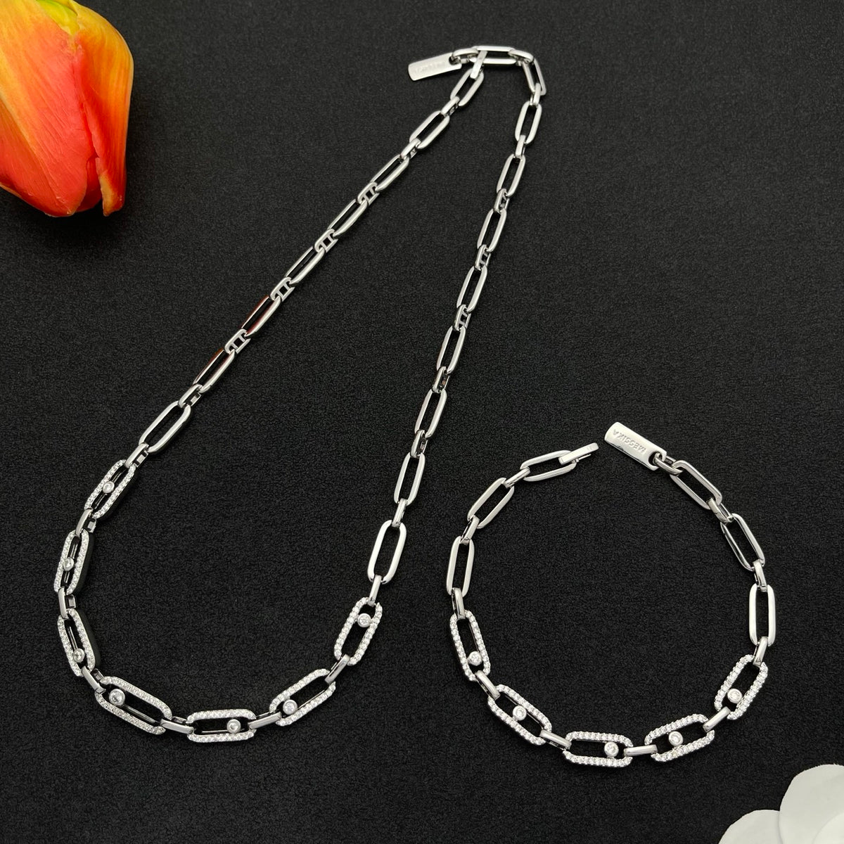 Messika Sculpted Link Chain necklace in Silver Tone, detail view 8