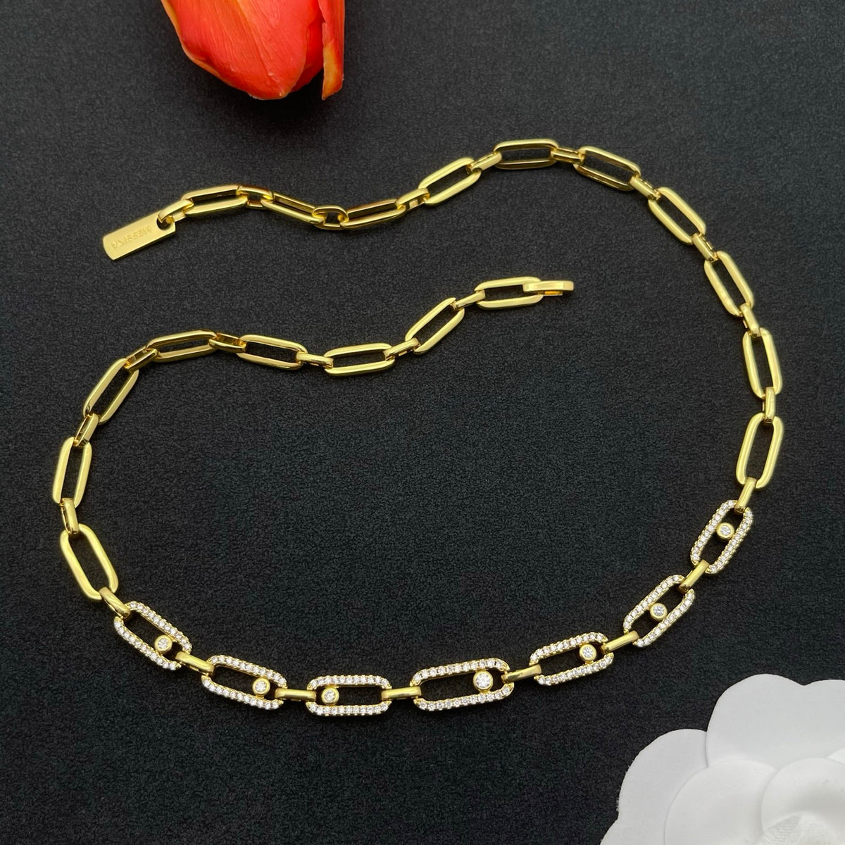 Messika Sculpted Link Chain necklace in Gold Tone, detail view 5