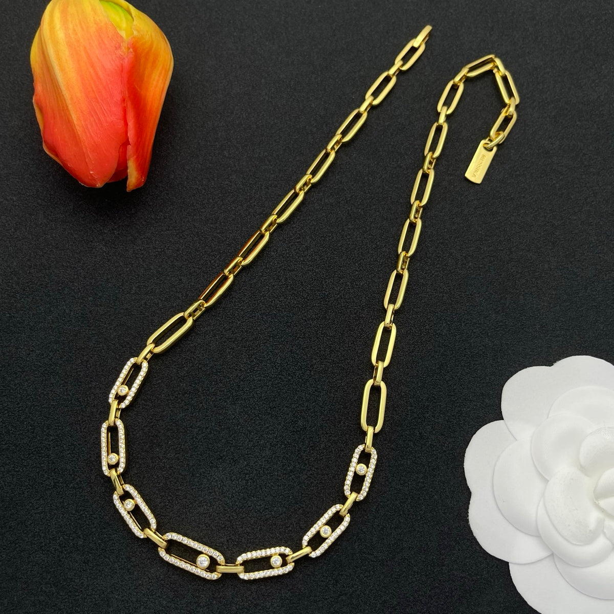 Messika Sculpted Link Chain necklace in Gold Tone, detail view 2