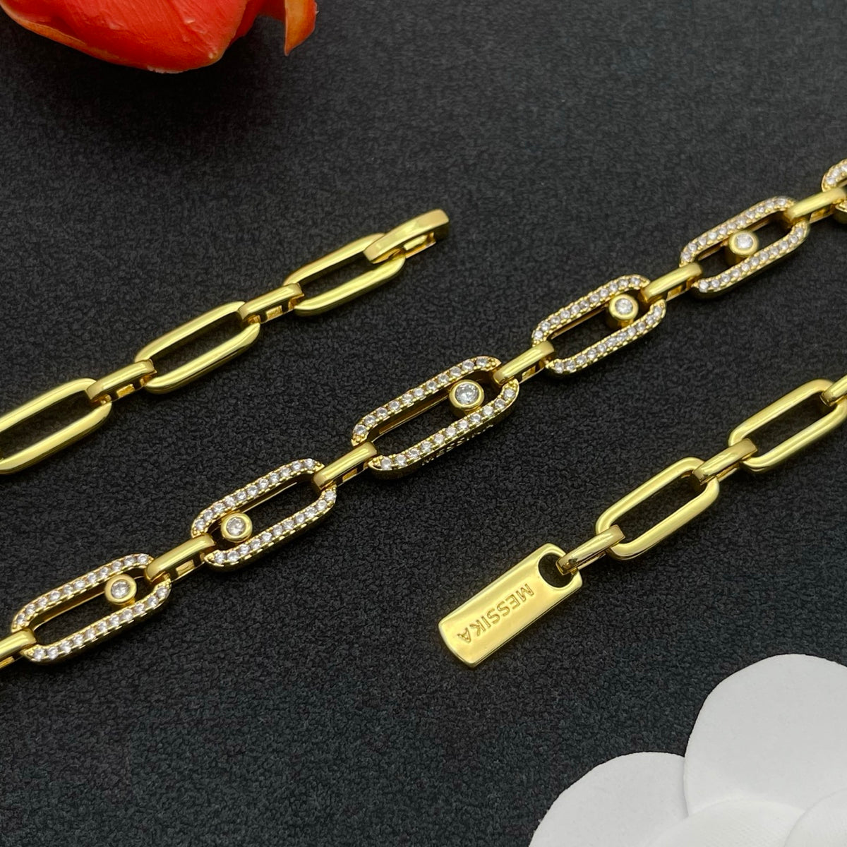 Messika Sculpted Link Chain necklace in Gold Tone, detail view 6