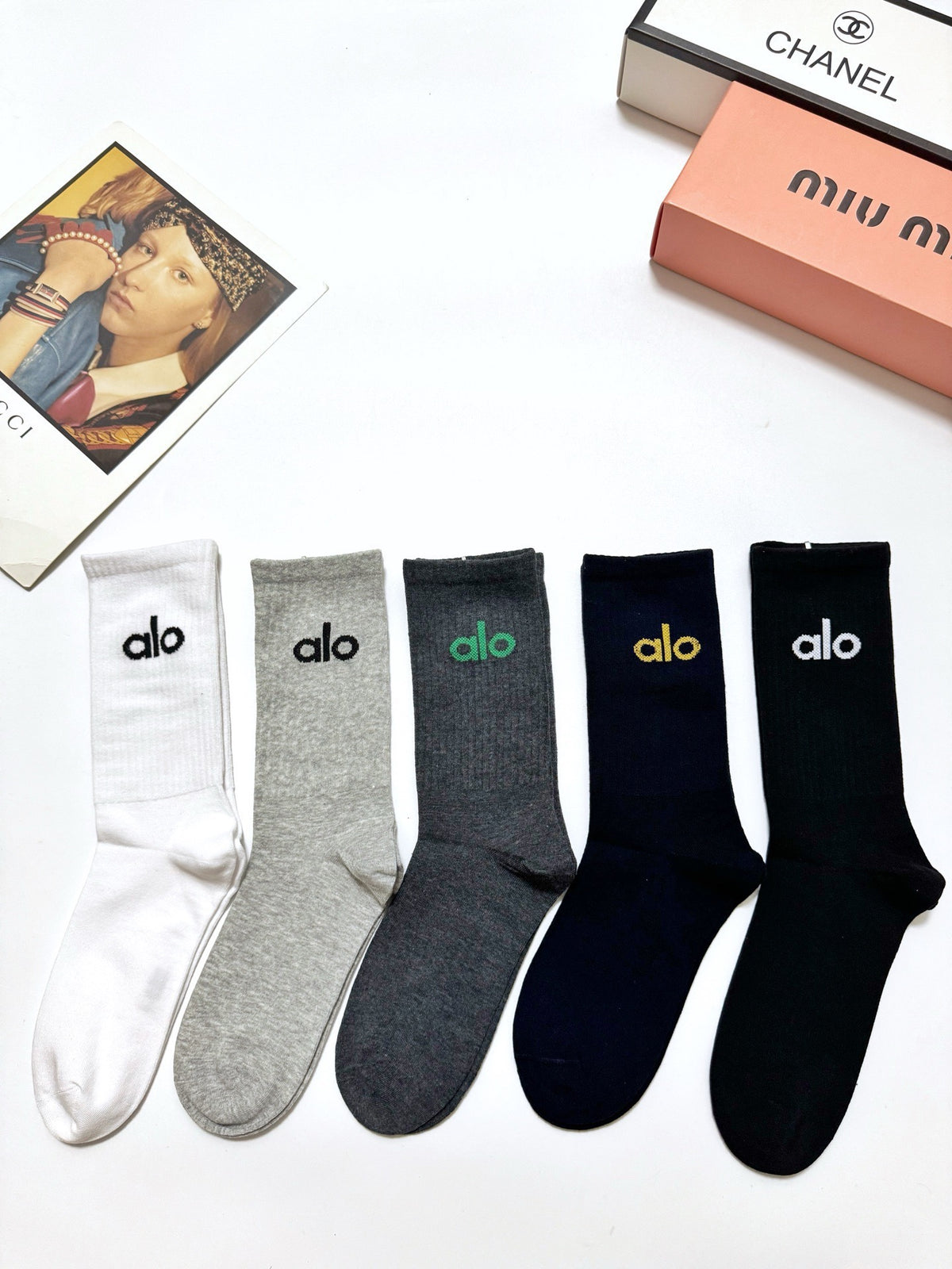 Alo Neutral Plain Small Wordmark Cuffs Crew Socks, image 1