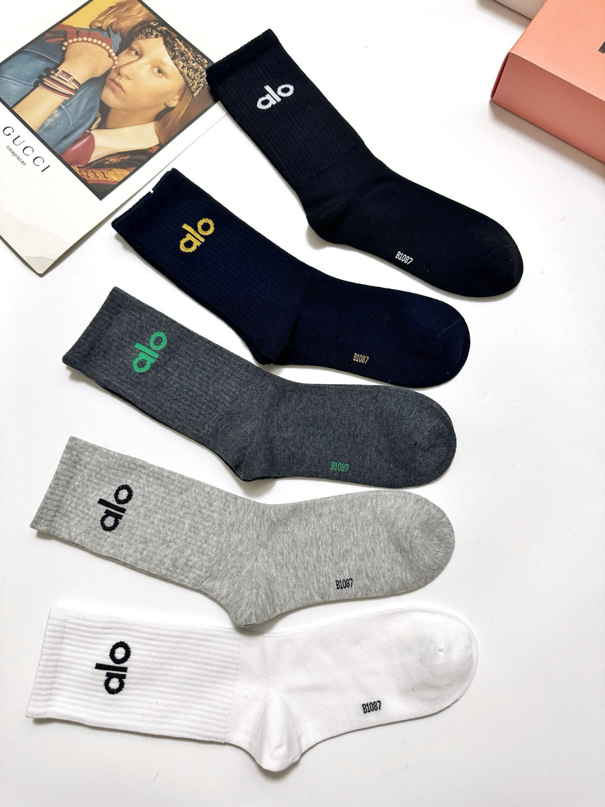 Alo Neutral Plain Small Wordmark Cuffs Crew Socks, image 6