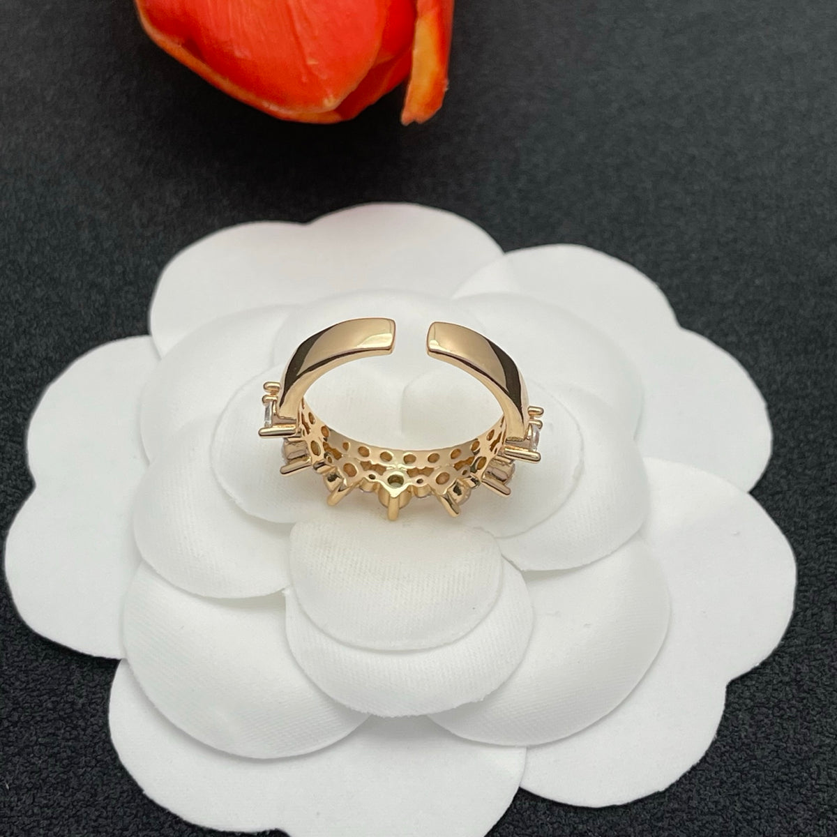 Sif Jakobs crystal crown tiara ring in Rose Gold Tone, detail view 6