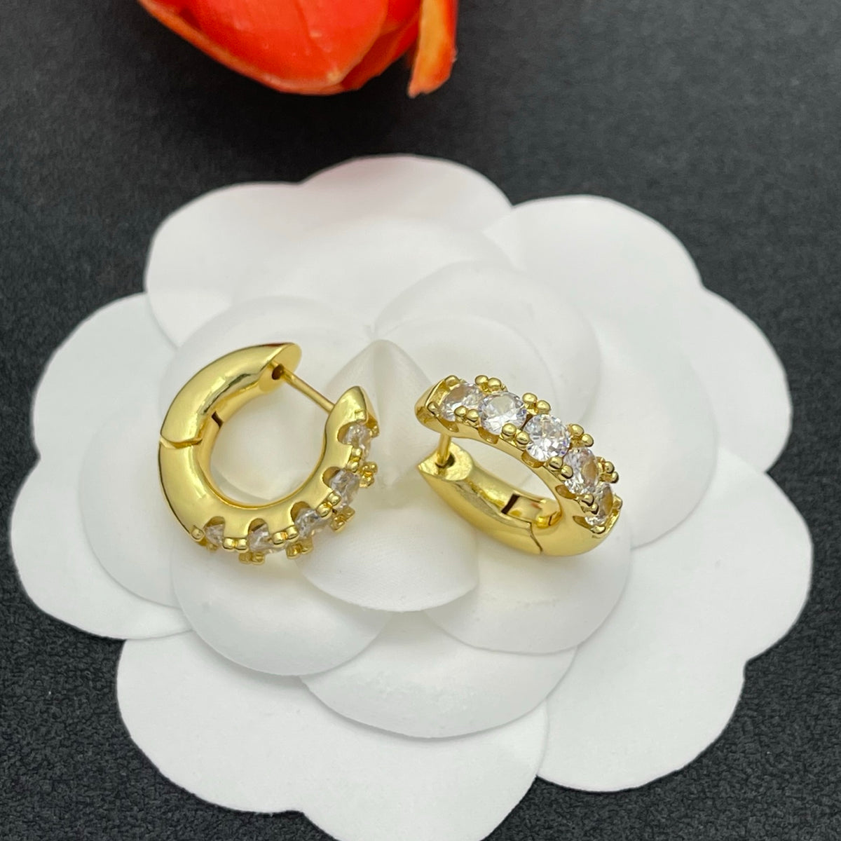 Sif Jakobs graduated crystal huggie hoop earrings in Gold Tone, detail view 10