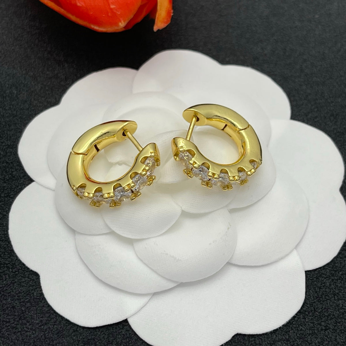 Sif Jakobs graduated crystal huggie hoop earrings in Gold Tone, detail view 12