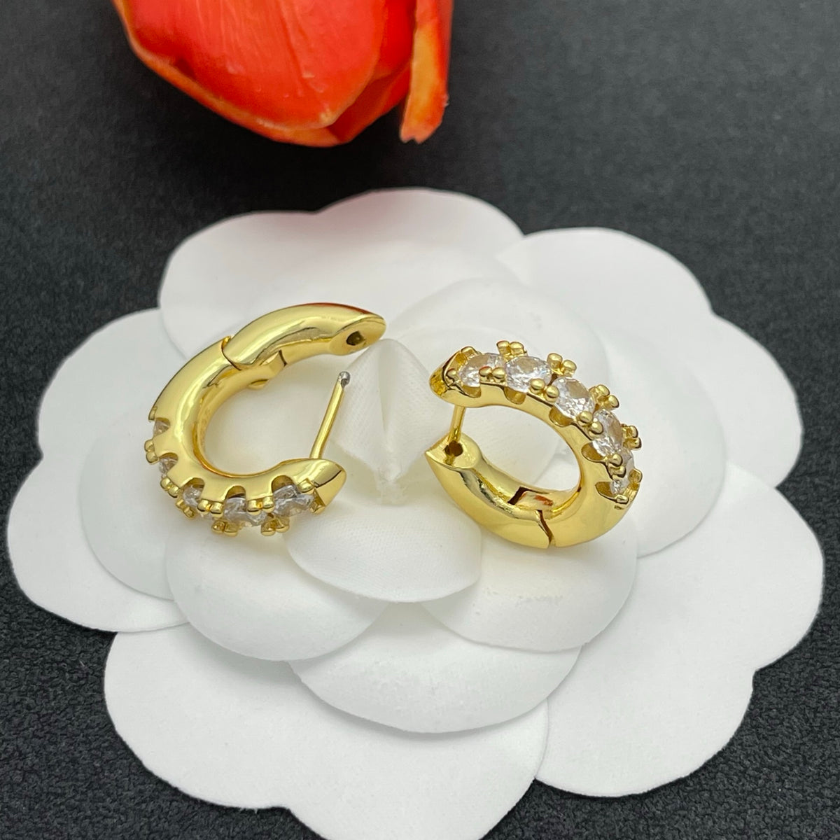 Sif Jakobs graduated crystal huggie hoop earrings in Gold Tone, detail view 13