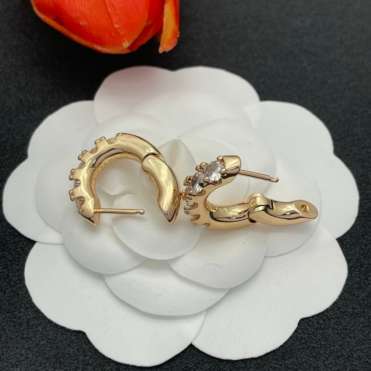 Sif Jakobs graduated crystal huggie hoop earrings in Gold Tone, detail view 5