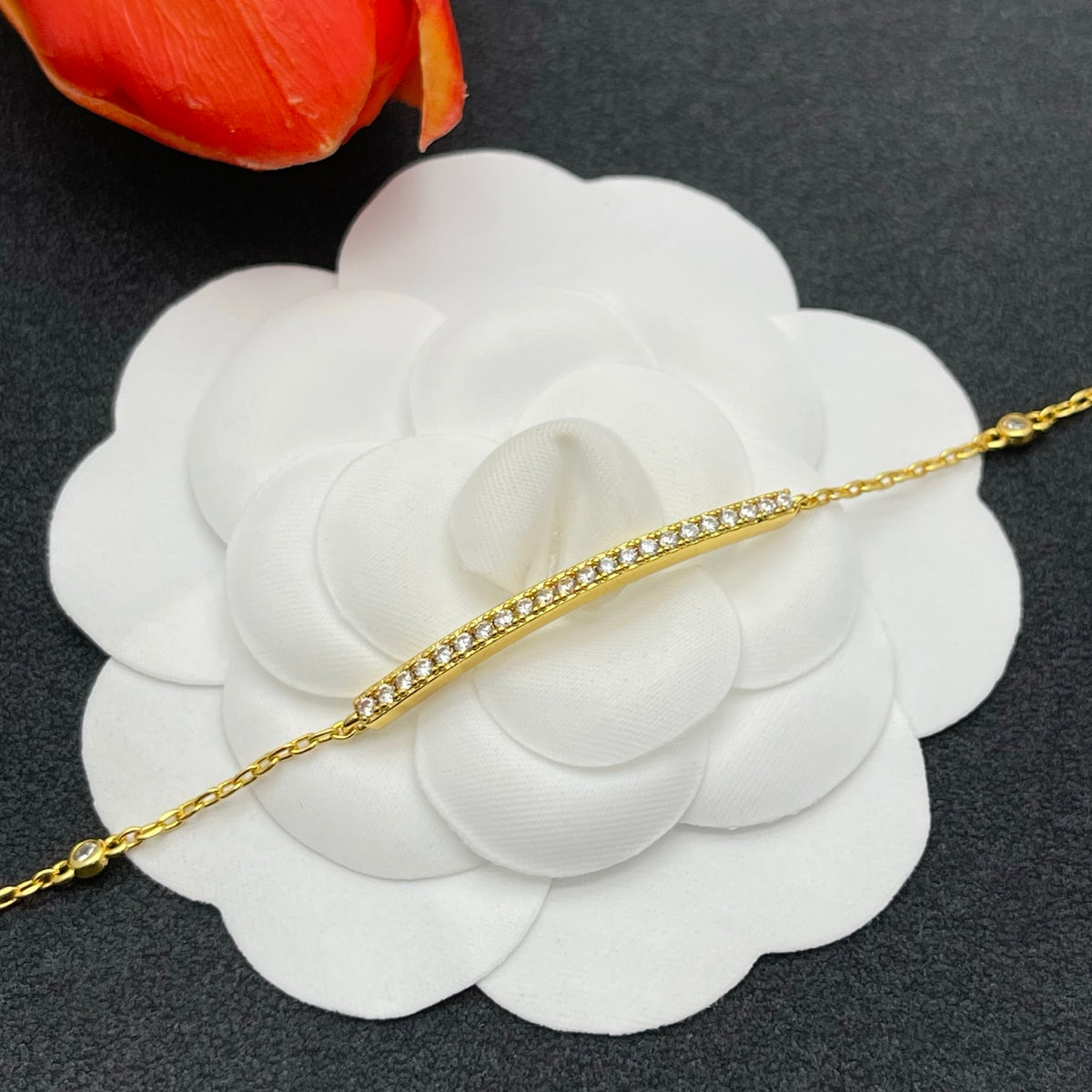 Messika Slim Bar Chain bracelet in Gold Tone, detail view 3