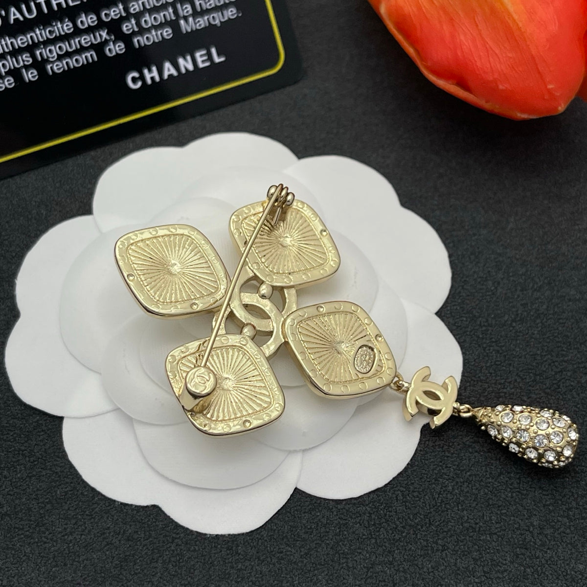 Chanel style brooches - product photo 7