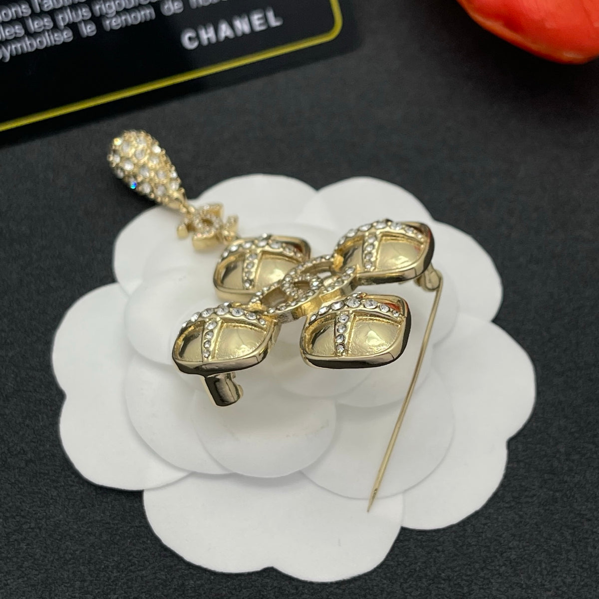 Chanel style brooches - product photo 5