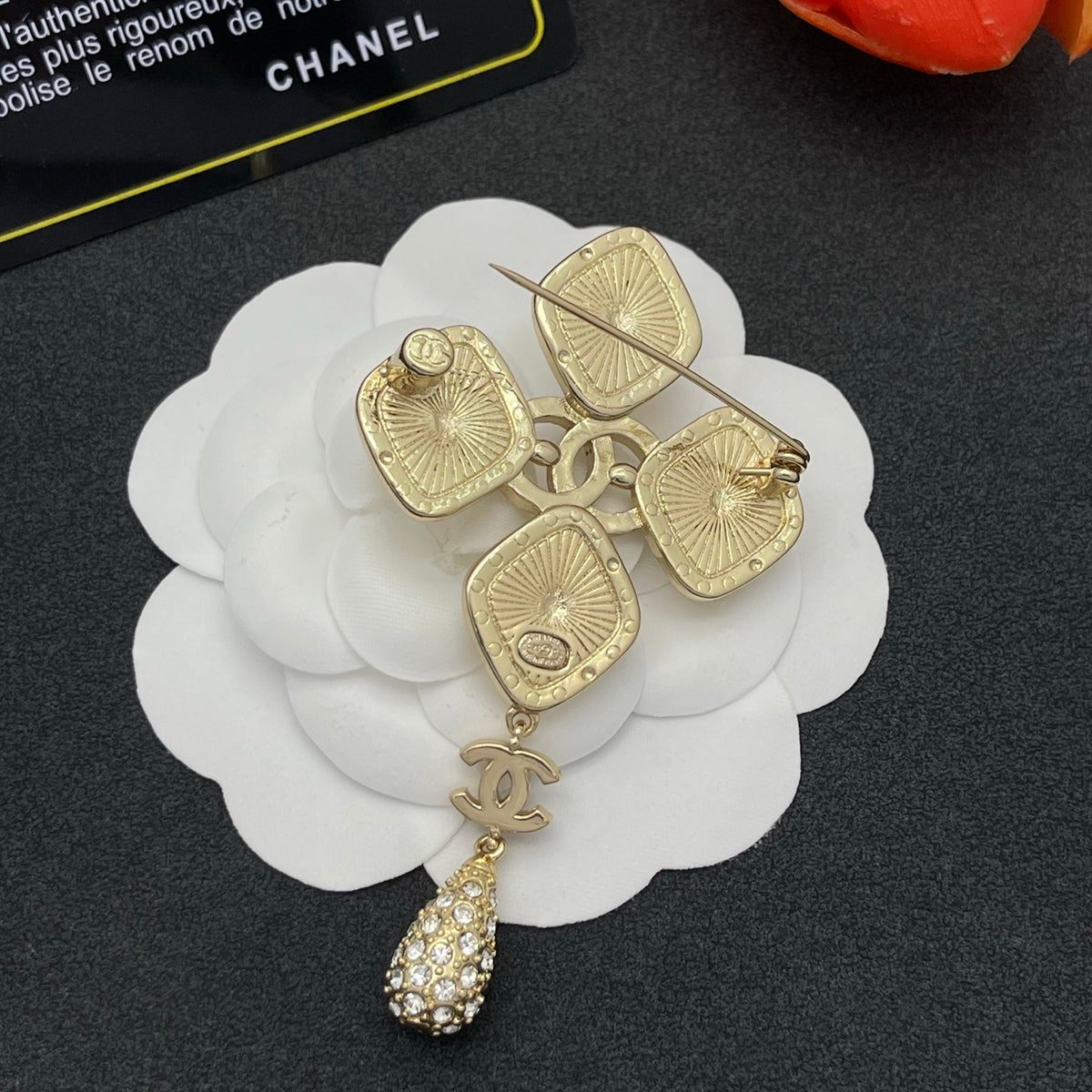 Chanel style brooches - product photo 6