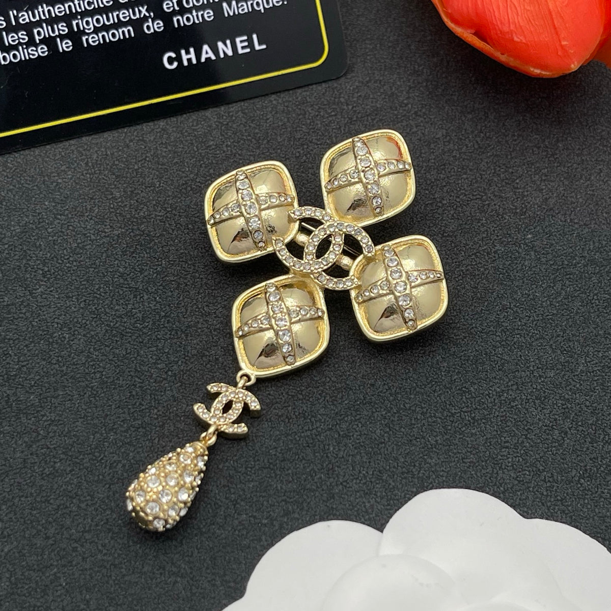 Chanel style brooches - product photo 3