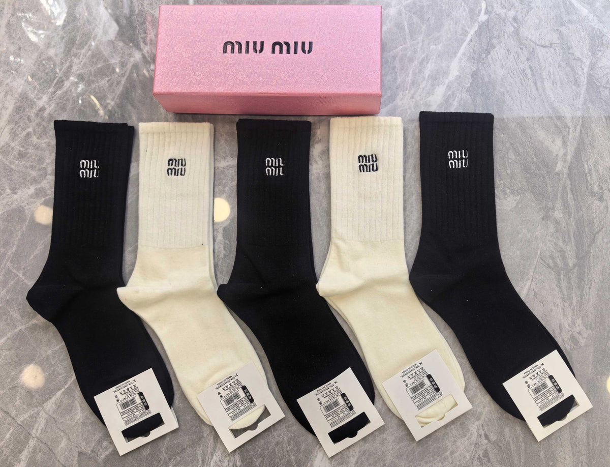 Miu Miu Black Cream Plain Fine Cuff Letters Ankle Socks, image 4