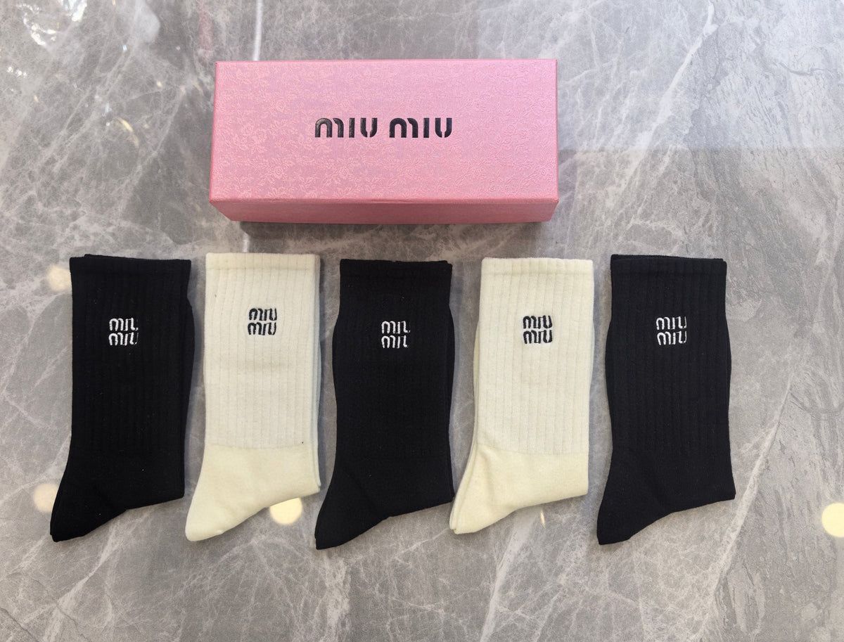 Miu Miu Black Cream Plain Fine Cuff Letters Ankle Socks, image 5