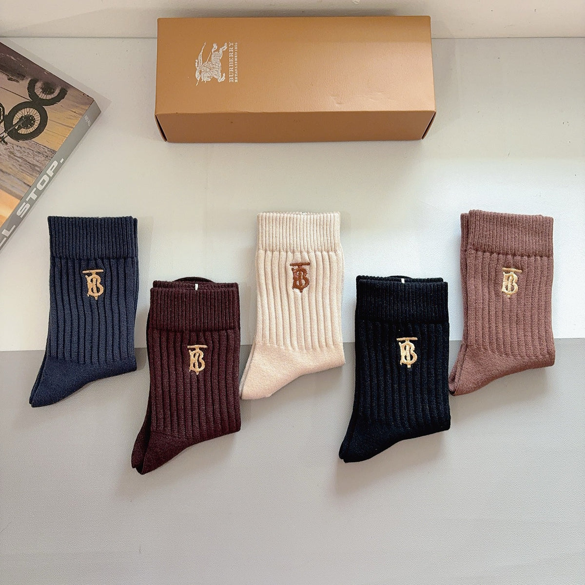 Burberry Brown Black Cream Blue Ribbed Cuffs Crew Socks, image 9