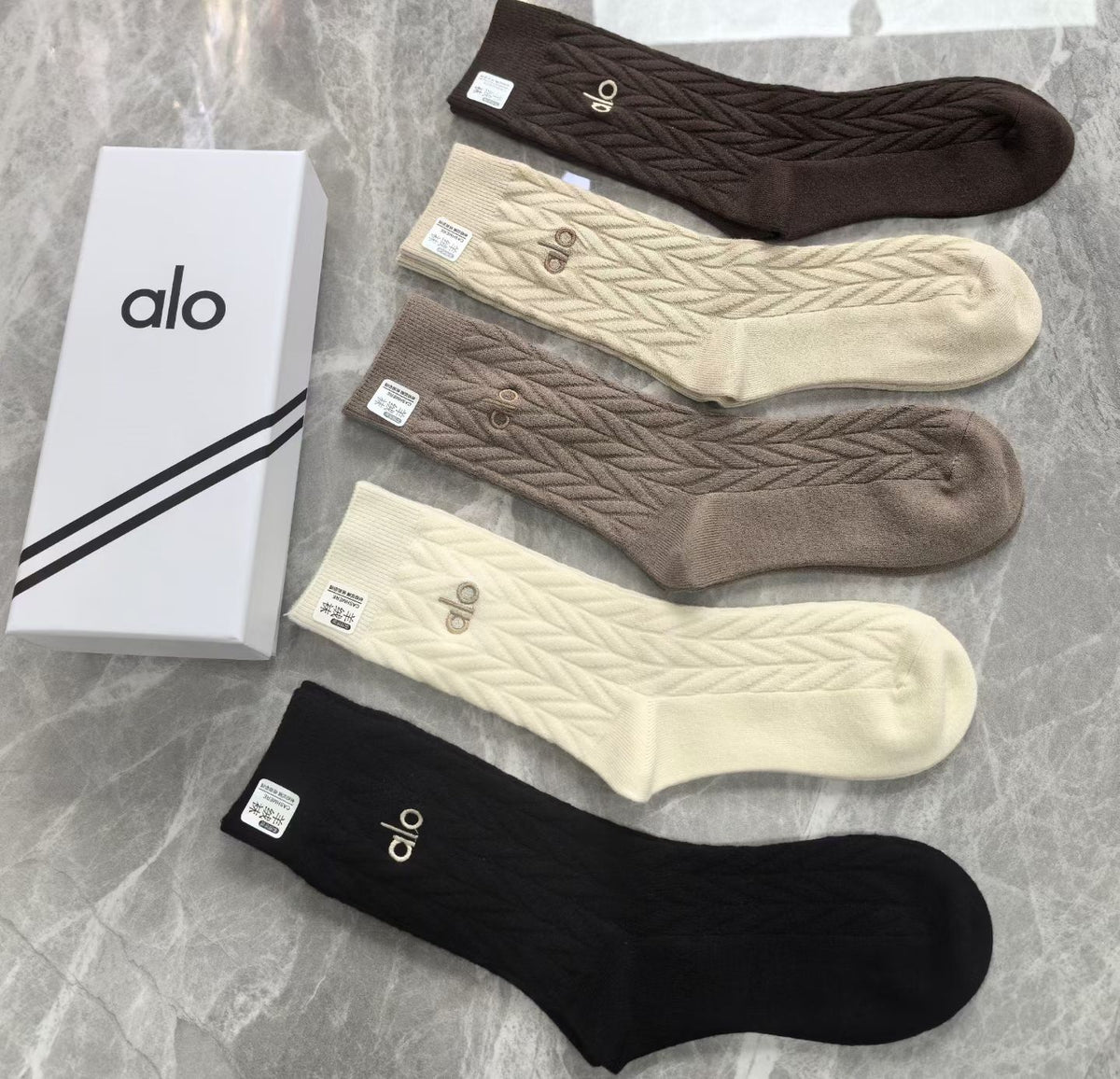 Alo Black Brown Cream Plain Ribbed Mix Crew Socks, image 2