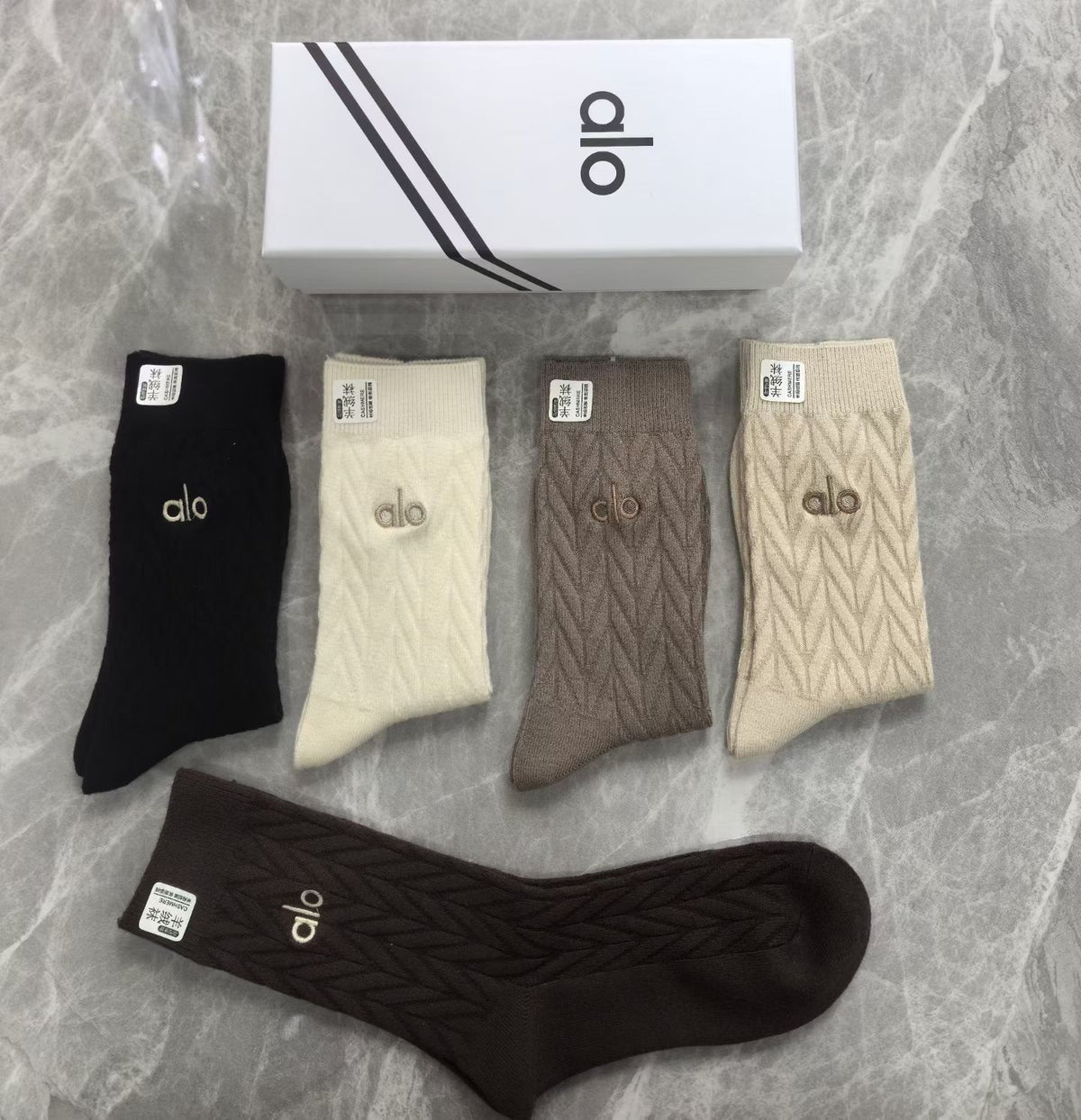 Alo Black Brown Cream Plain Ribbed Mix Crew Socks, image 5