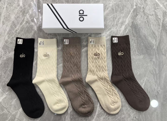 Alo Black Brown Cream Plain Ribbed Mix Crew Socks, image 1