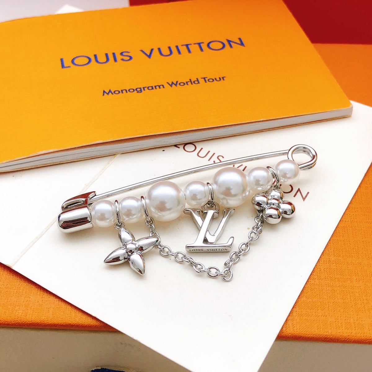 Louis Vuitton Pearl Tassel Brooch - image 1