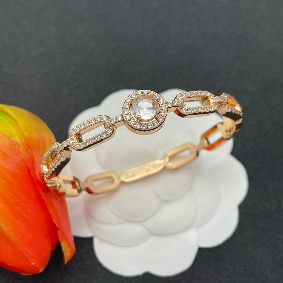 Messika Halo Link Chain bracelet in Rose Gold Tone, detail view 2
