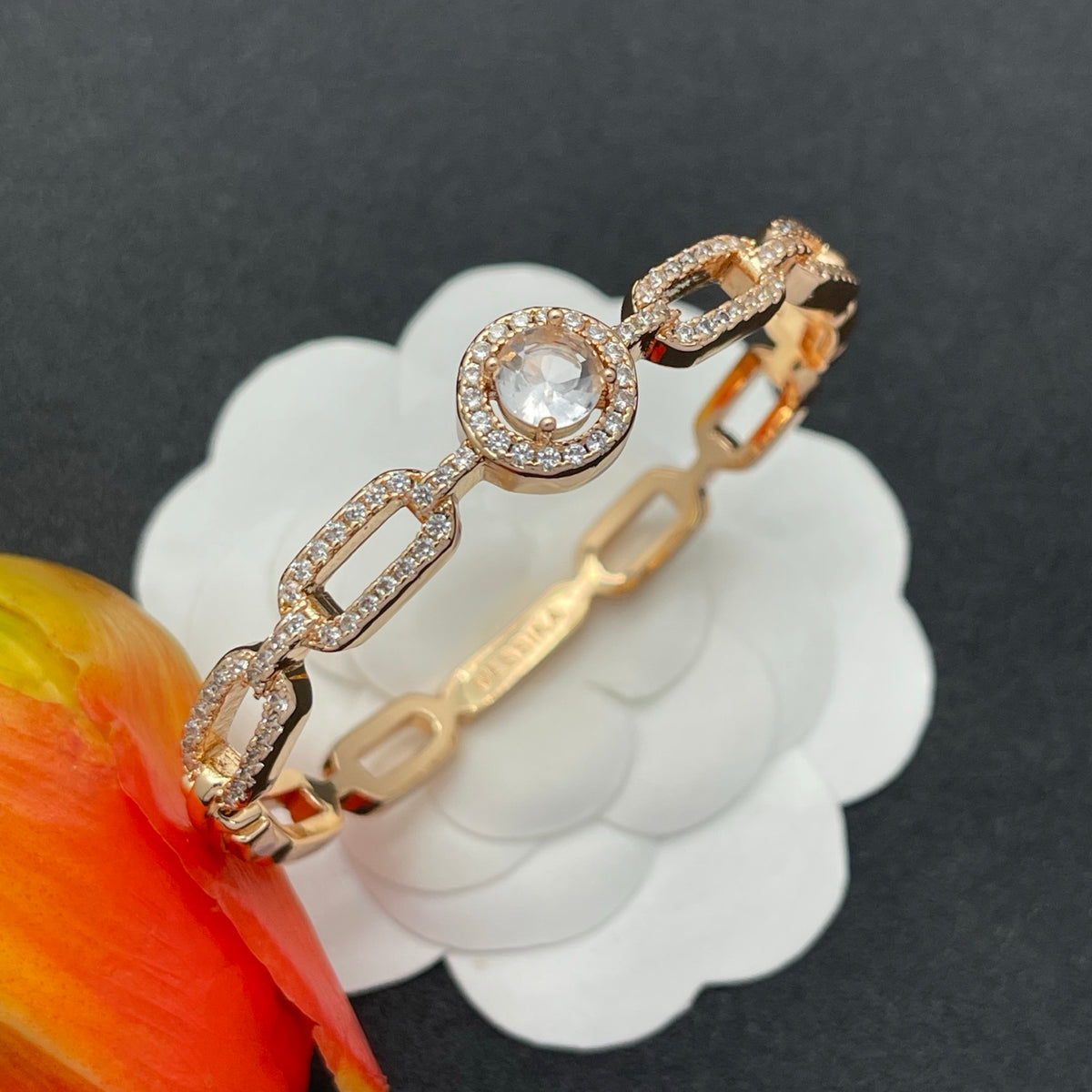 Messika Halo Link Chain bracelet in Rose Gold Tone, detail view 3