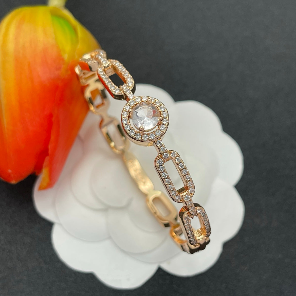 Messika Halo Link Chain bracelet in Rose Gold Tone, detail view 4