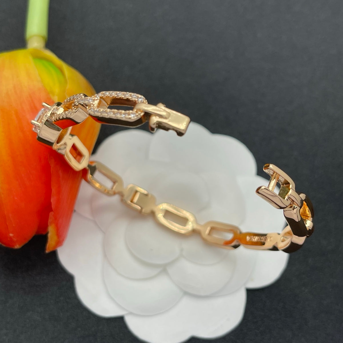 Messika Halo Link Chain bracelet in Rose Gold Tone, detail view 6