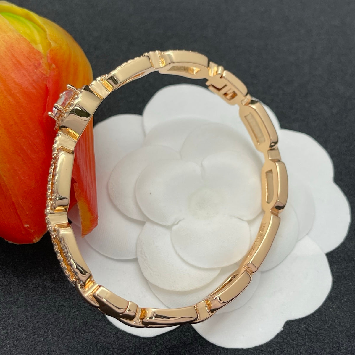 Messika Halo Link Chain bracelet in Rose Gold Tone, detail view 5