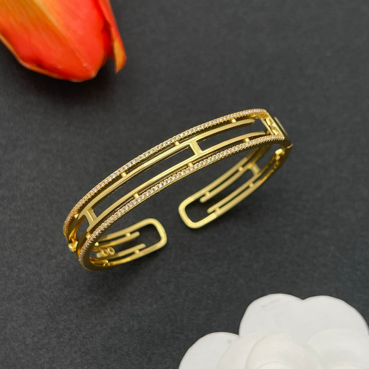 Messika Pavé Open Bar bracelet in Gold Tone, detail view 2
