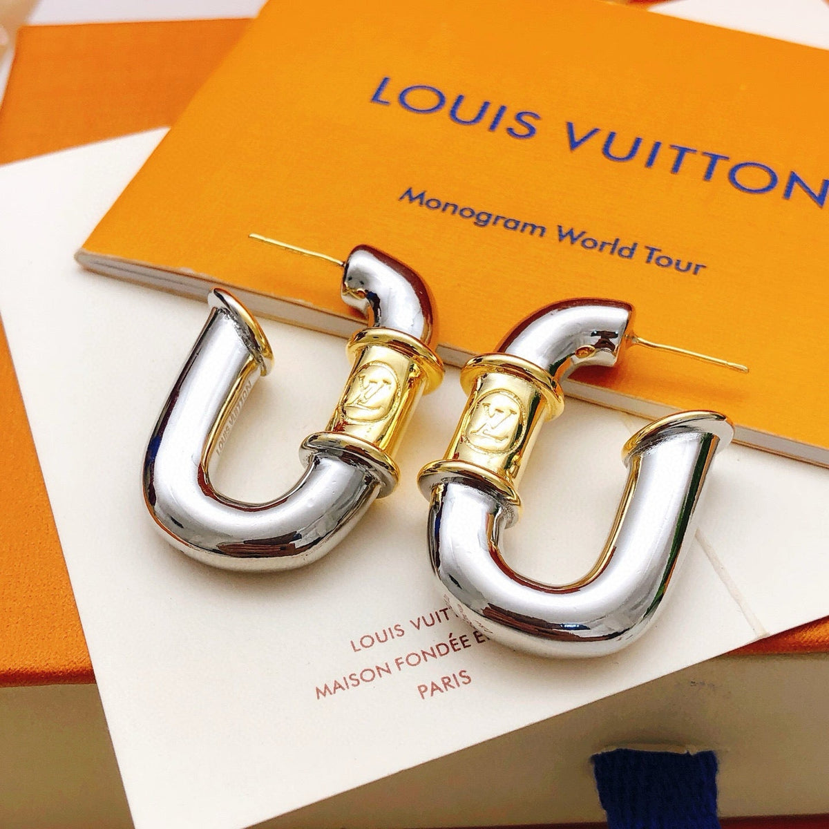 Louis Vuitton Silver-Tone Fashion Accessory – Style 05 - image 2