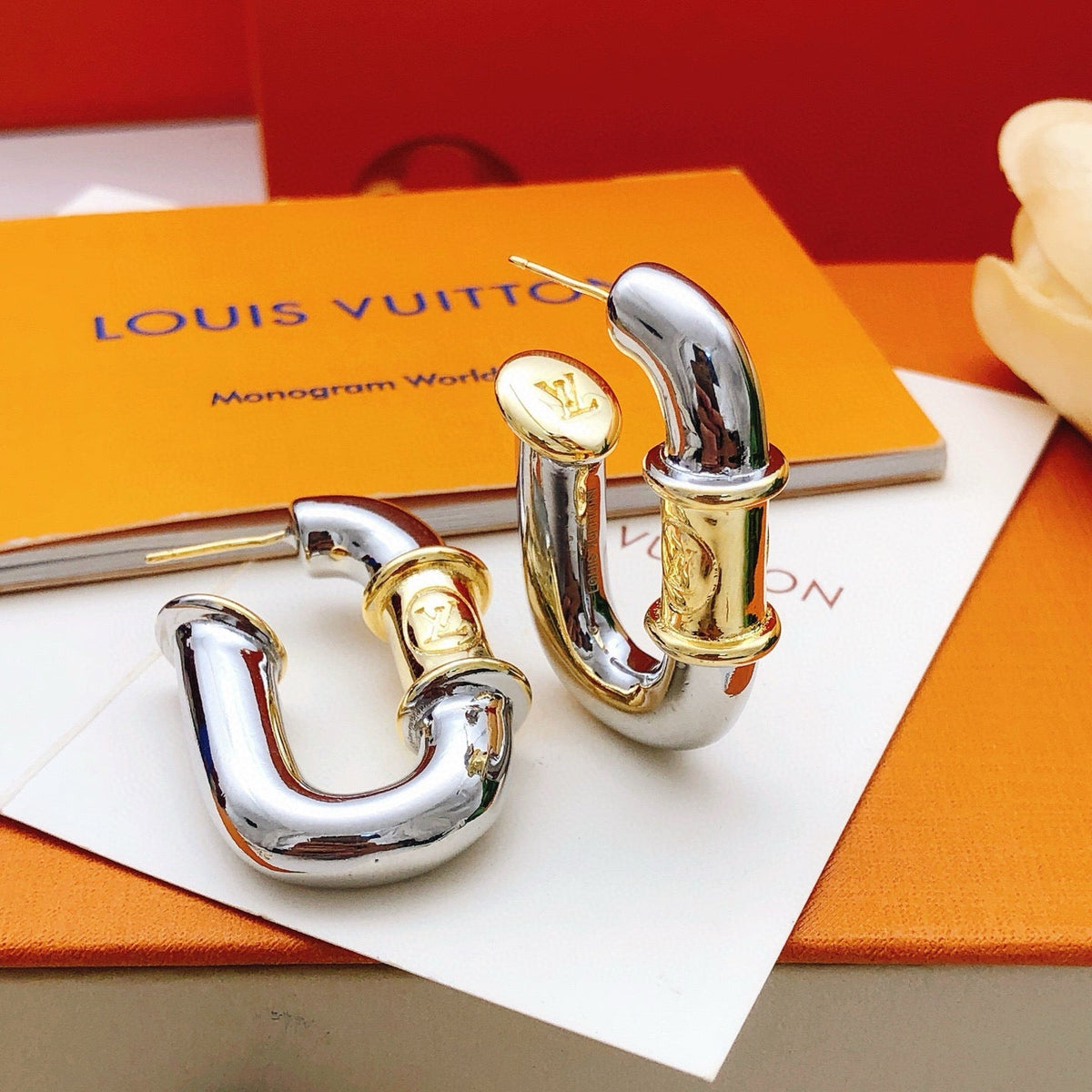 Louis Vuitton Silver-Tone Fashion Accessory – Style 05 - image 4