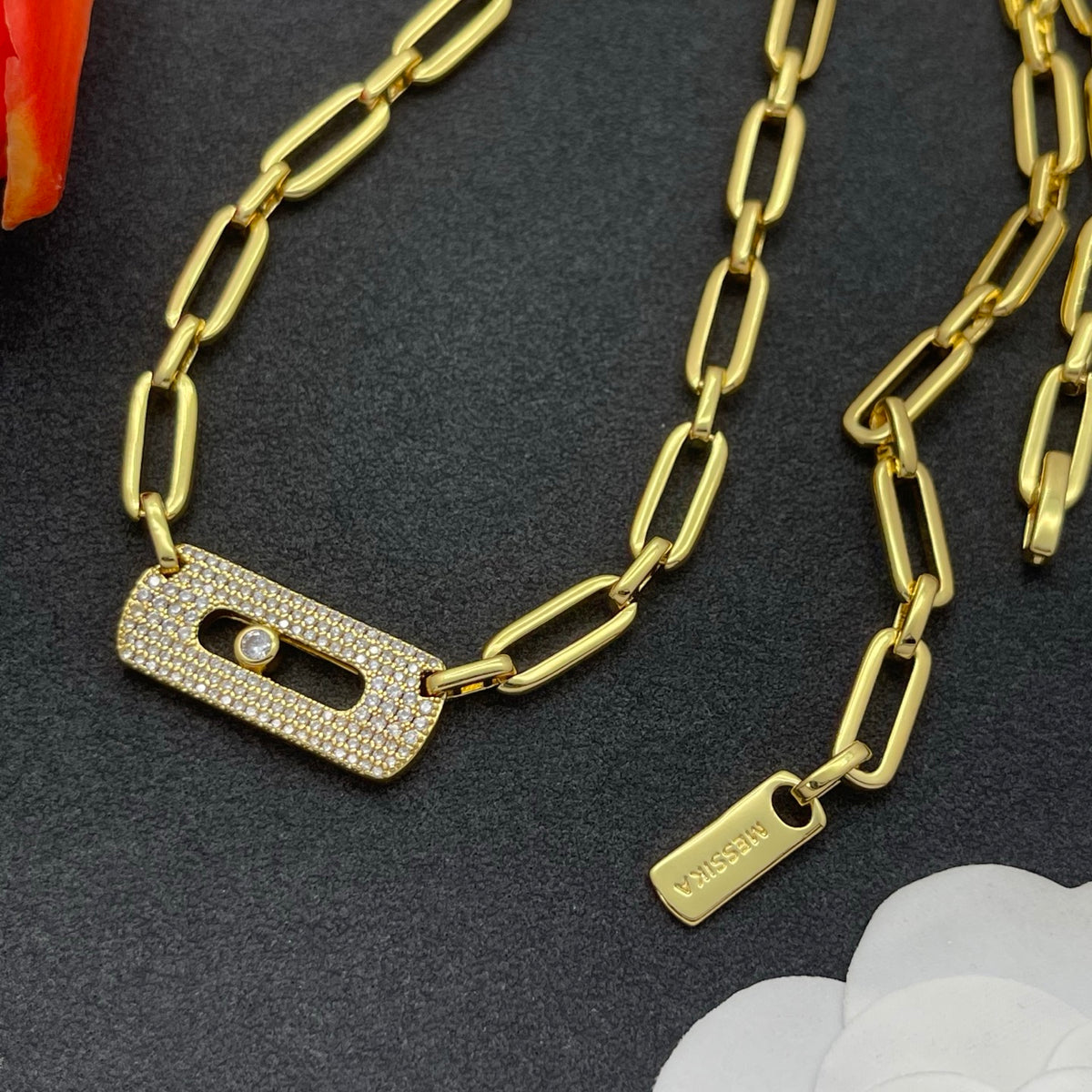 Messika Oversized Link Bar necklace in Gold Tone, detail view 5