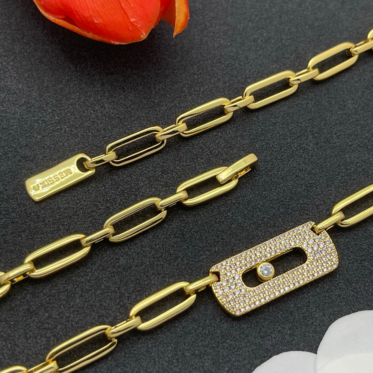 Messika Oversized Link Bar necklace in Gold Tone, detail view 6