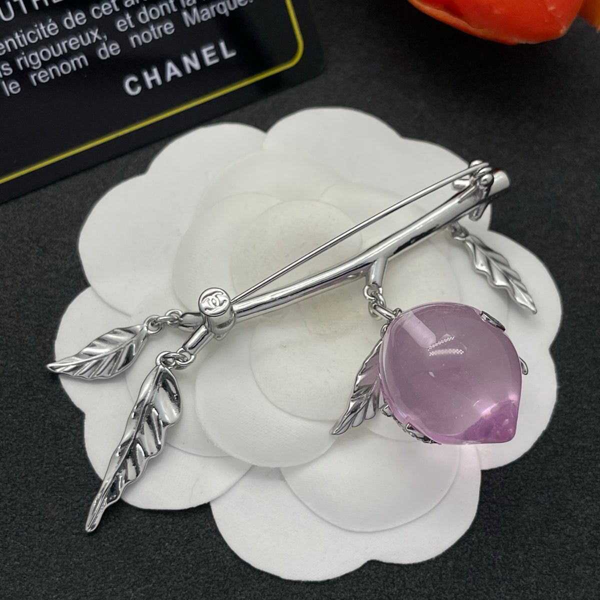 Chanel style brooches - product photo 7