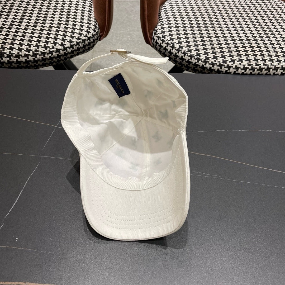 Louis Vuitton Embroidered Reversible Bucket Hat - image 9