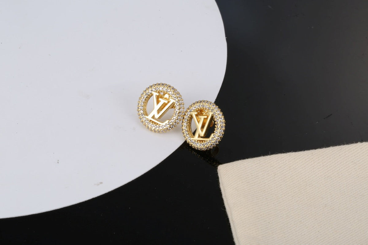 Louis Vuitton Twig Letter Brooch – Style 03 - image 6