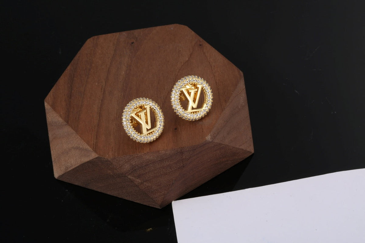 Louis Vuitton Twig Letter Brooch – Style 03 - image 2