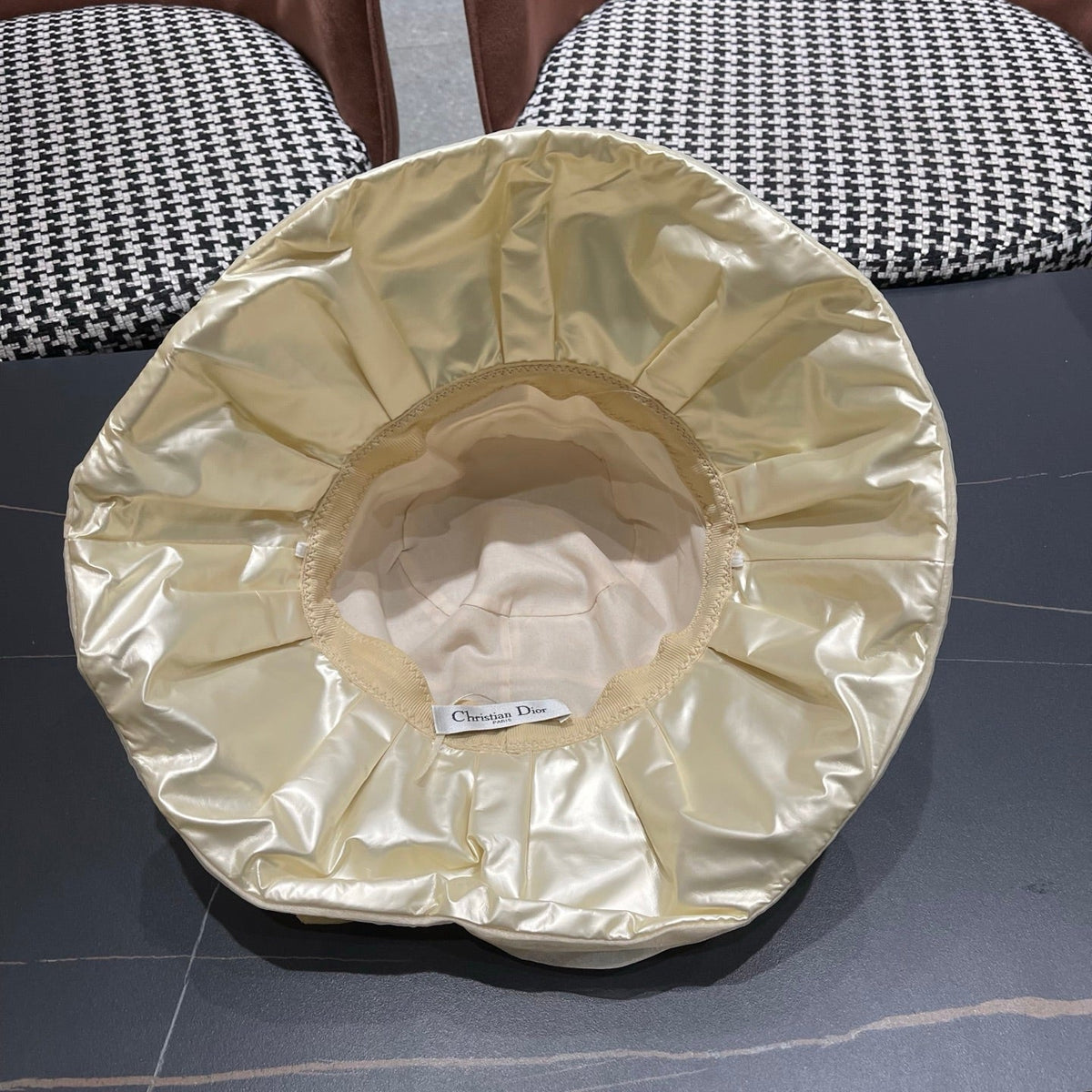 Dior Bucket Hat - image 10