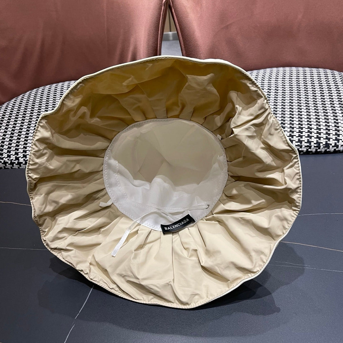 Balenciaga Bucket Hat - image 10