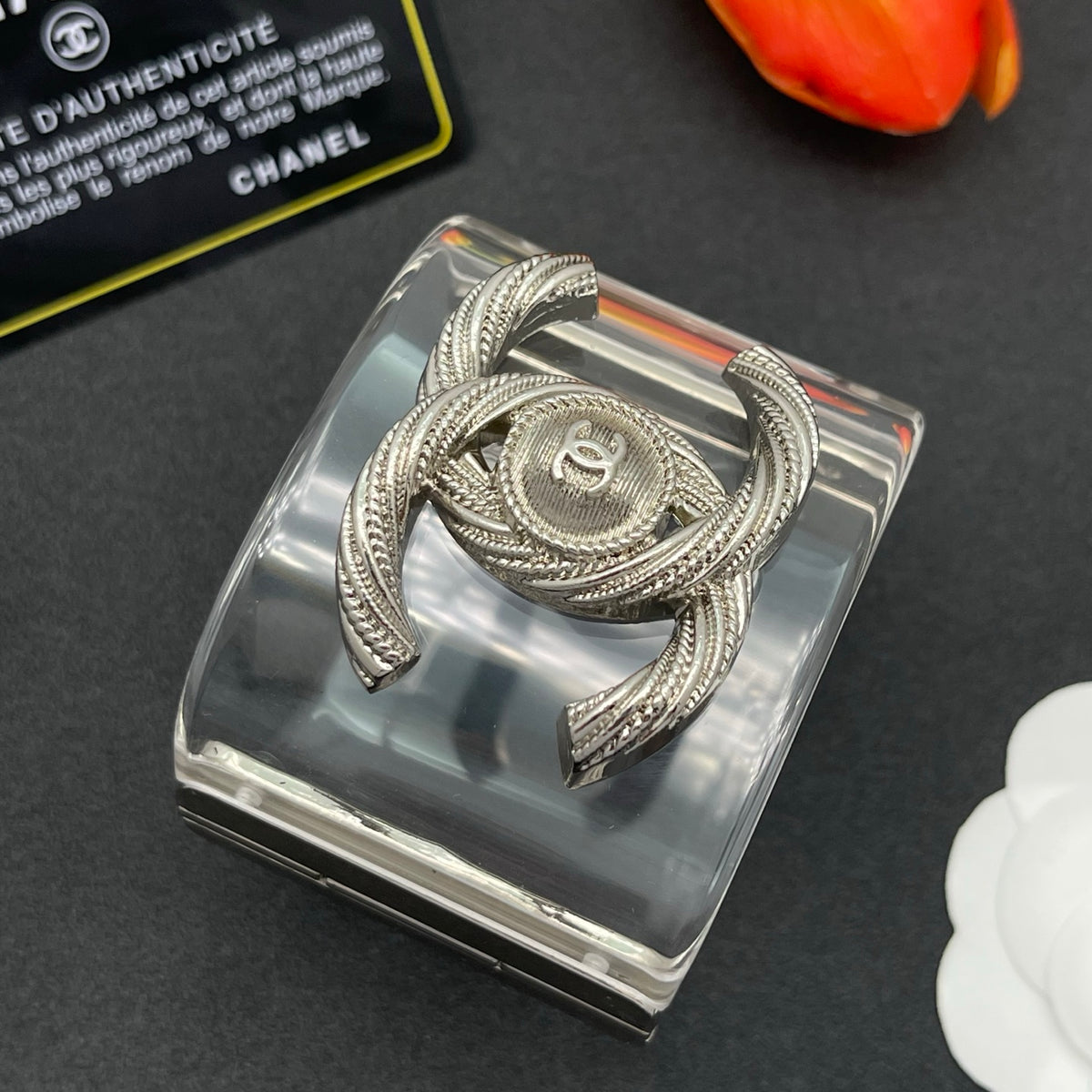Chanel style acrylic resin bracelets - product photo 4