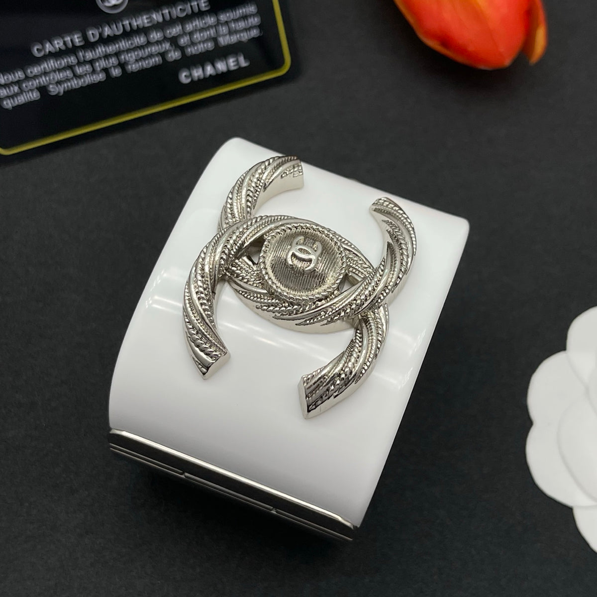 Chanel style acrylic resin bracelets - product photo 4